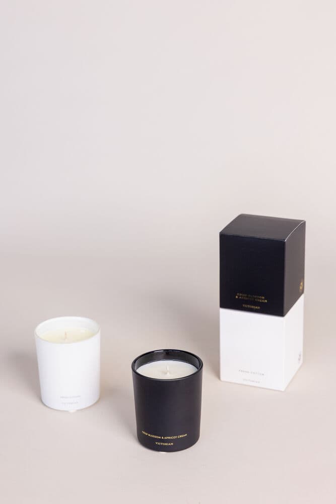 Profil, Duftlys Crisp Blossom & Apricot Cream, På modell 2