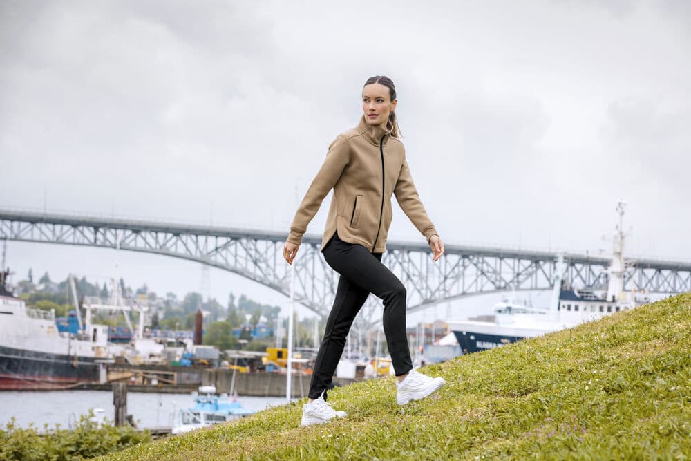 Pemberton Cardigan FZ Women, På modell 4