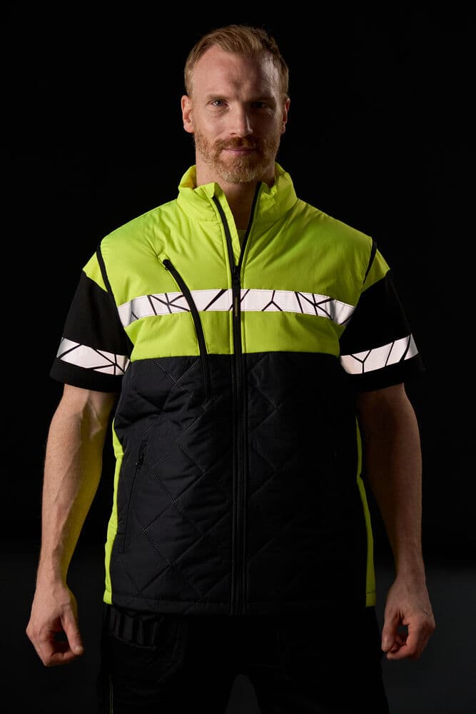 7700 Vest, På modell 3
