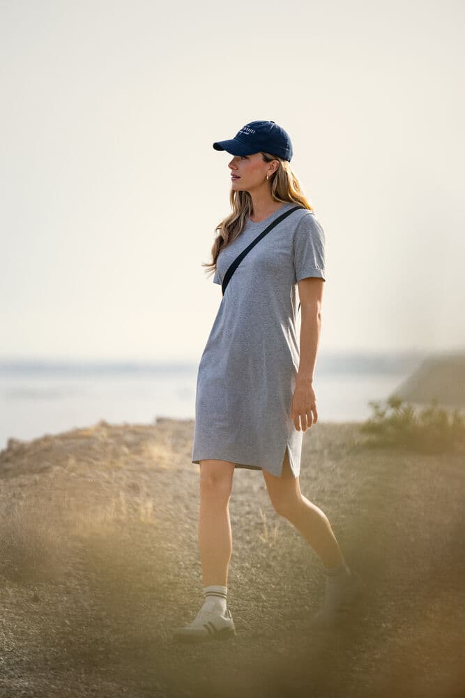 American T-shirt Dress Women, På modell 1