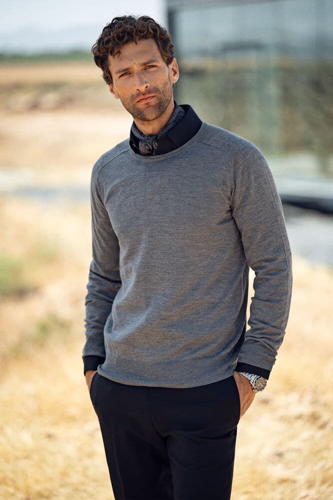 Merino V-Neck, På modell 4