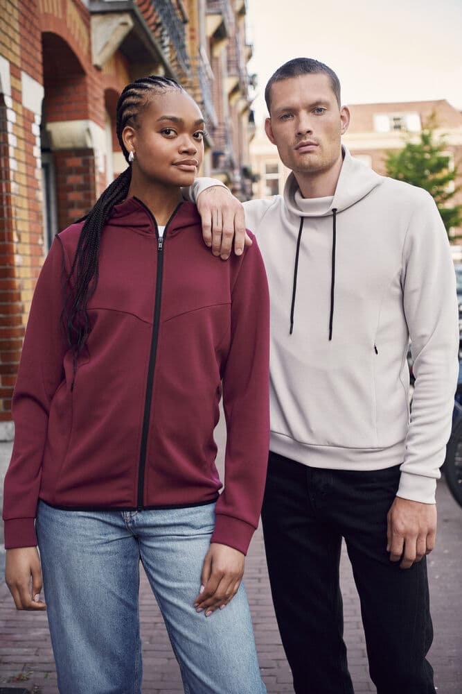 Hayden Women, På modell 1
