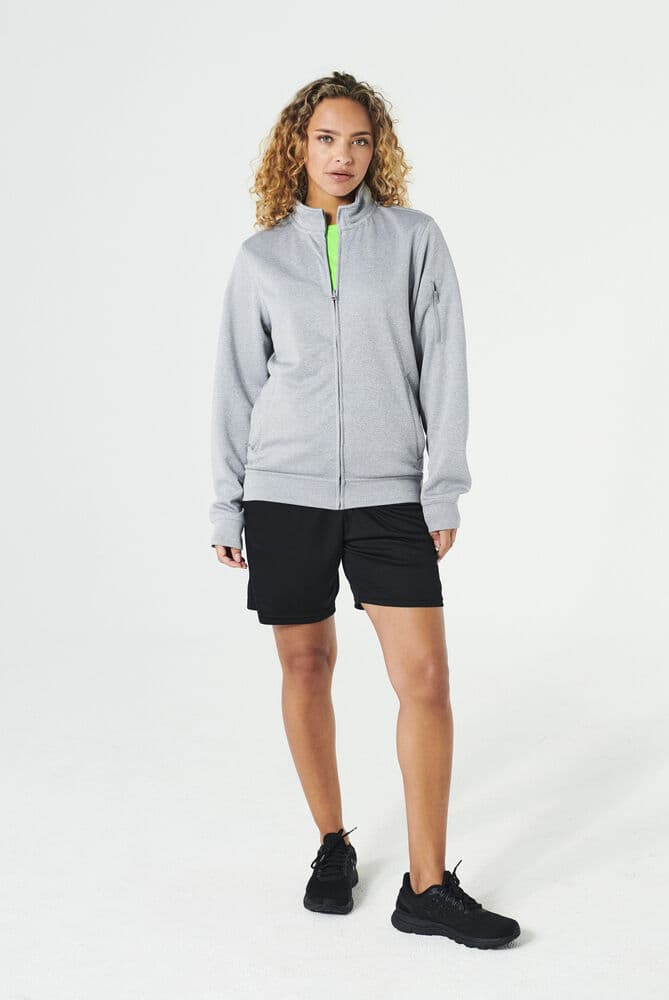 Basic Active Cardigan, På modell 2