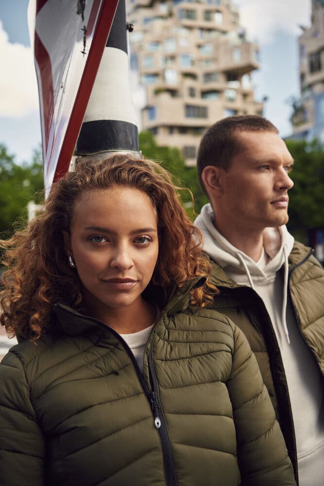 Idaho Women, På modell 1