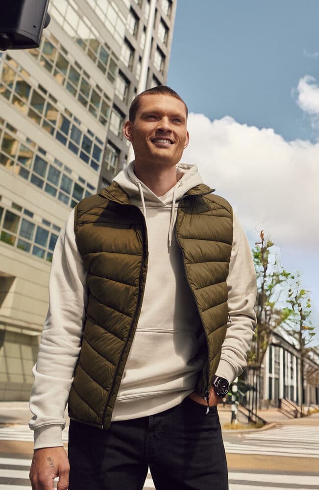 Idaho Vest, På modell 1