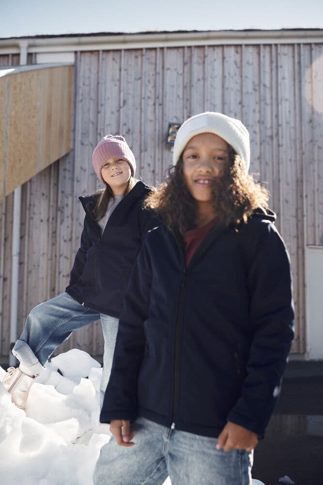 Padded Hoody Softshell Junior, På modell 1