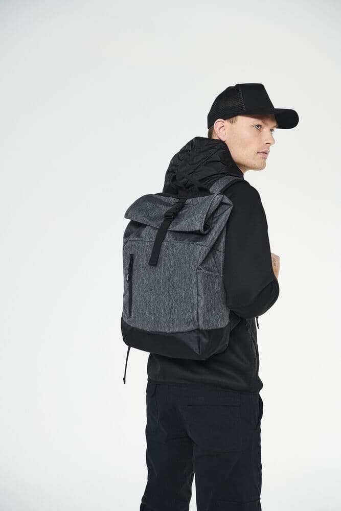 Roll-Up Backpack, På modell 1