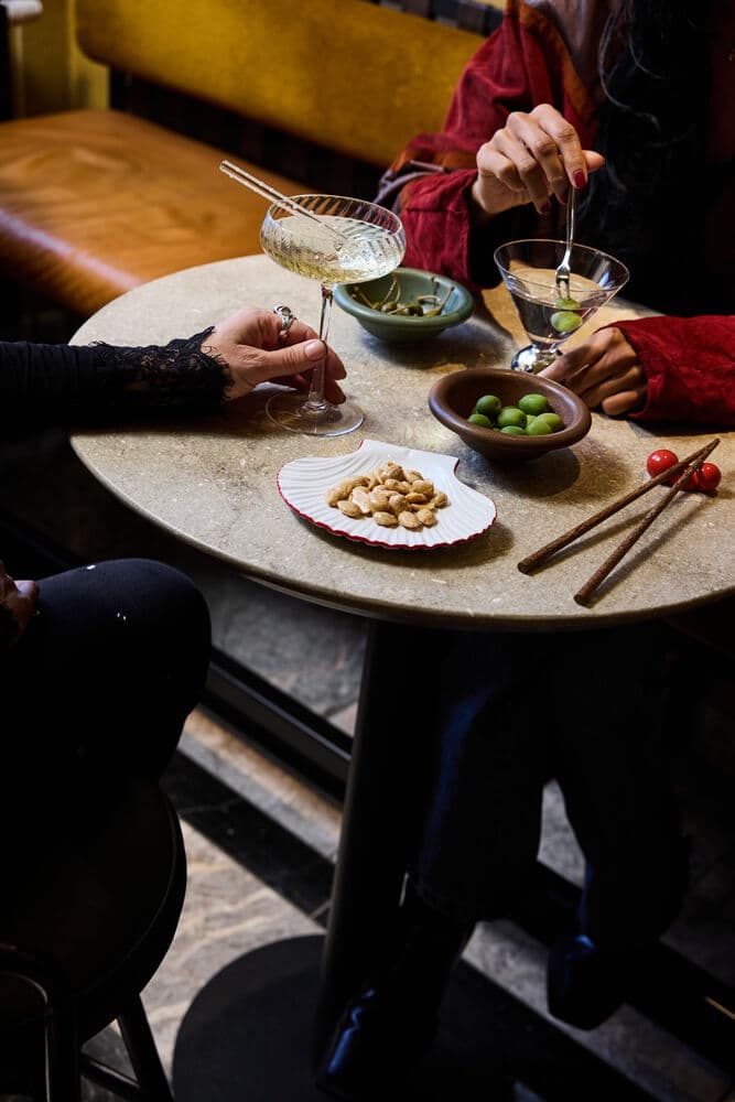 Spisepinner med holder Porto, 2 sett/eske, På modell 5