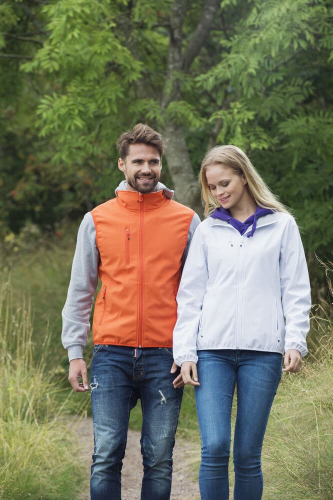 Basic Softshell Jacket Ladies, På modell 1