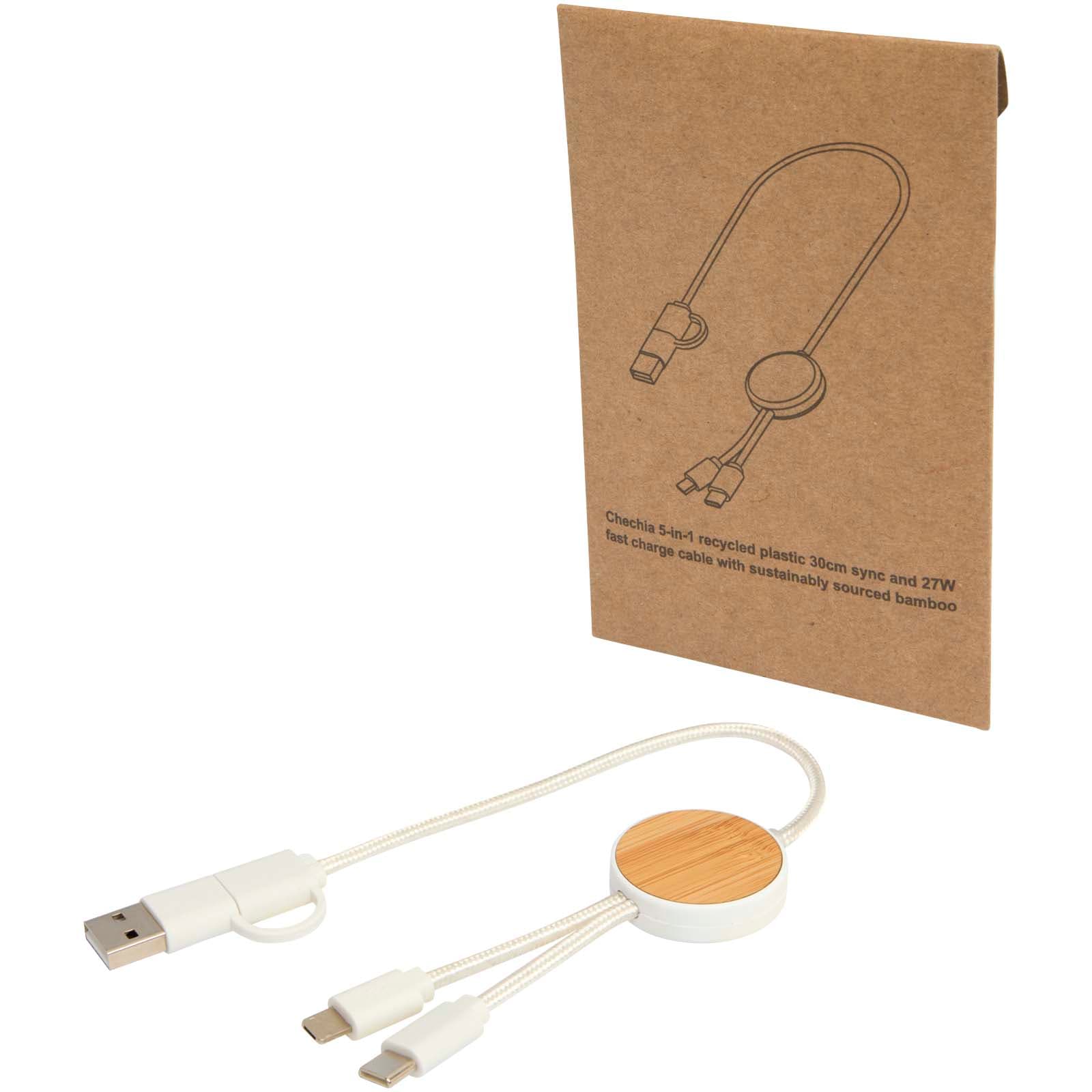 Chechia 5-i-1 kabel 30 cm for datasynkronisering og 27 W hurtiglading, av resirkulert plast og med bambusdetaljer, Hvit