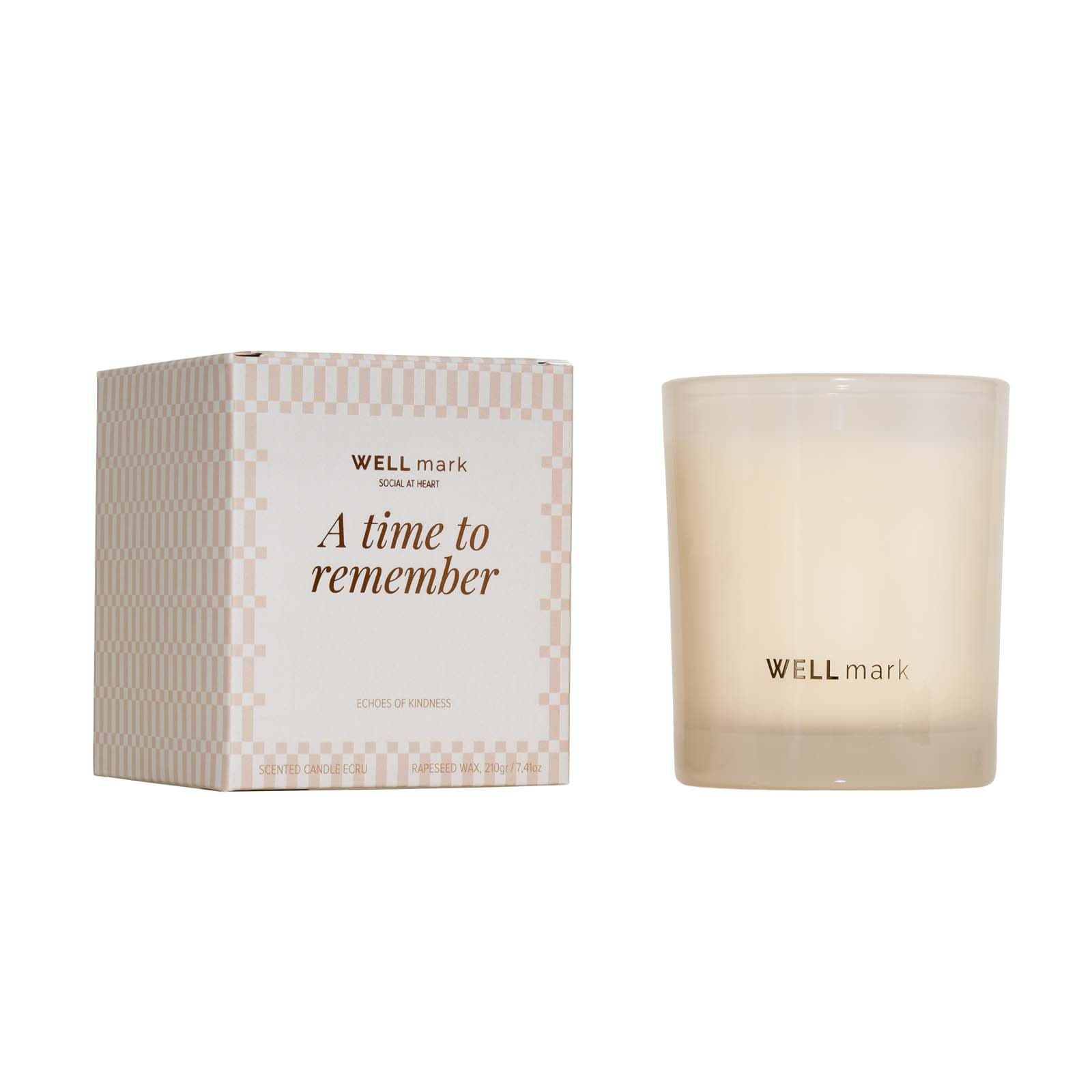 Wellmark Echoes of Kindness 210 g duftlys, Blek rosa