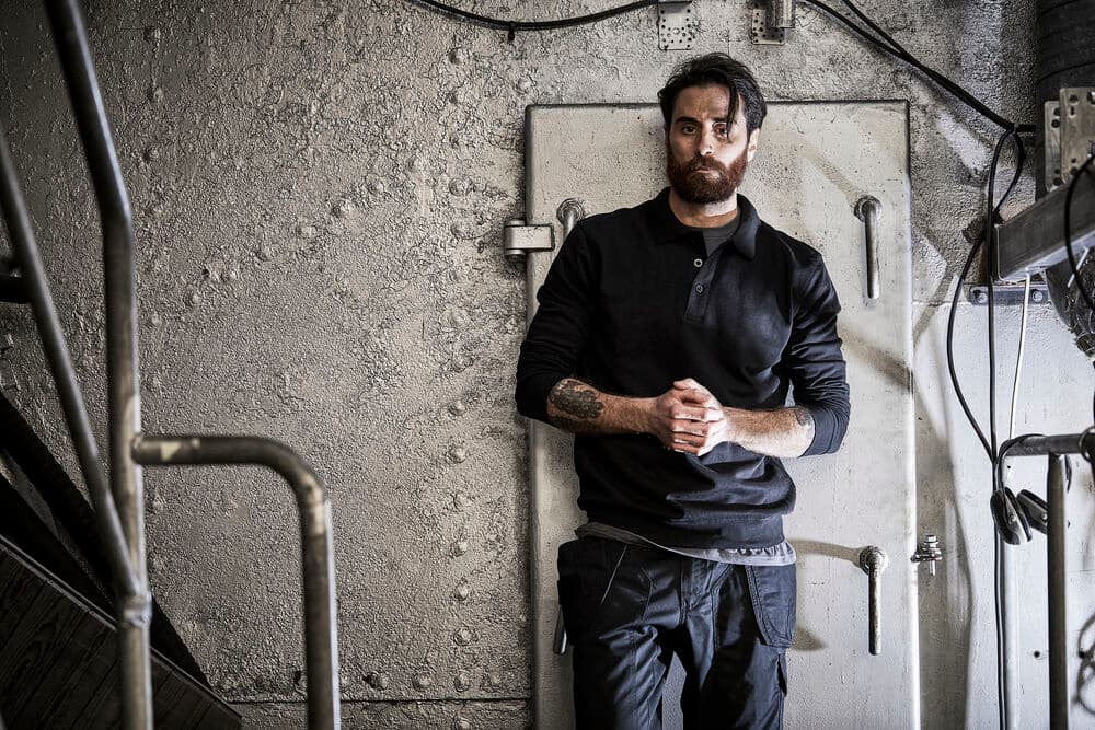 Phoenix Collar Unisex, På modell 1
