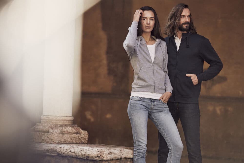 Basic Hoody Full Zip Women, På modell 1