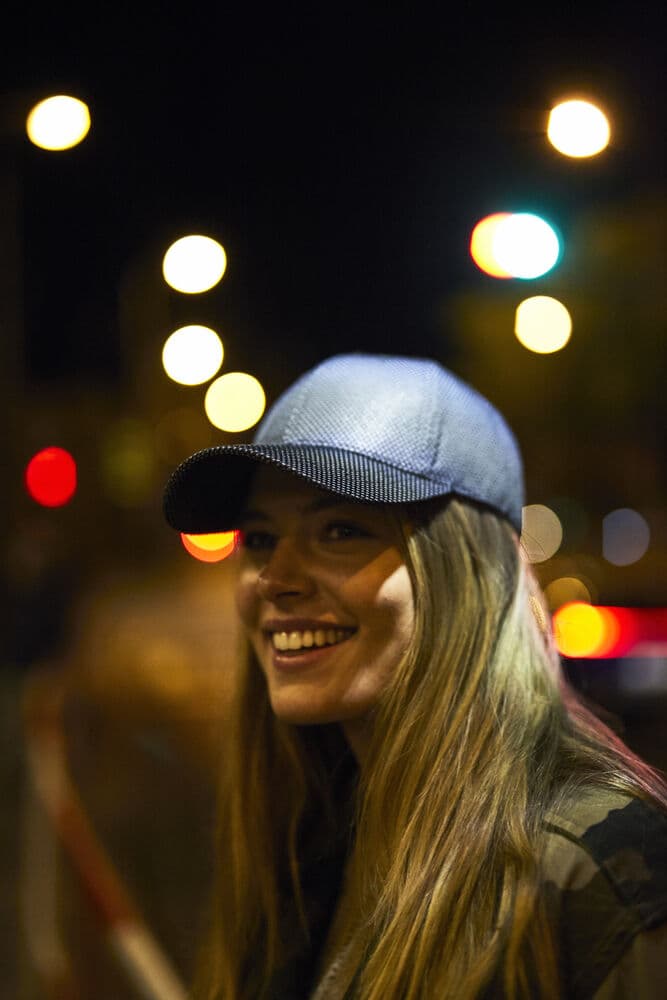 Reflective Cap, På modell 2