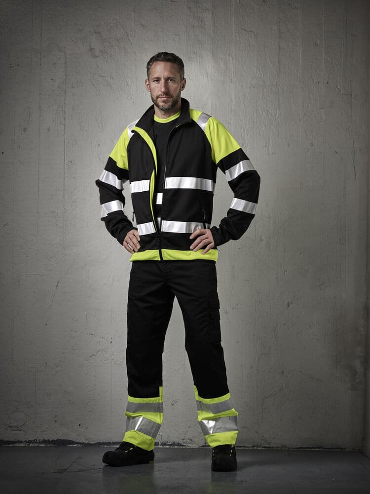 HV Servicebukse Kl 1, På modell 5