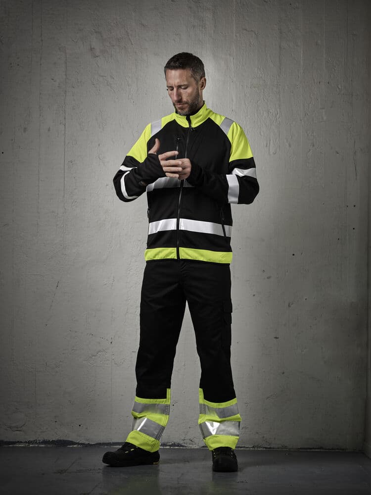 HV Servicebukse Kl 1, På modell 6