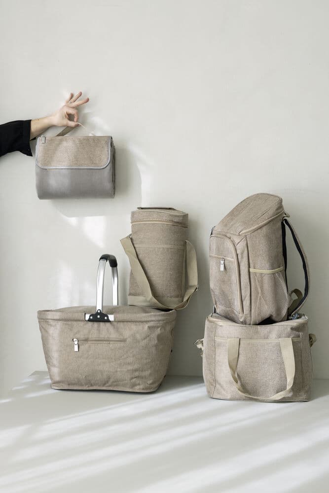 City kjøleryggsekk, beige, På modell 4