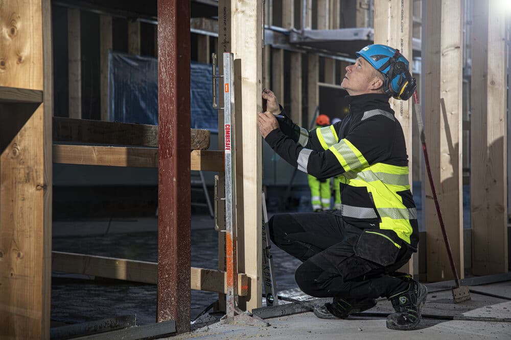 6442 Funksjonsjakke EN ISO 20471 Kl 1, På modell 6