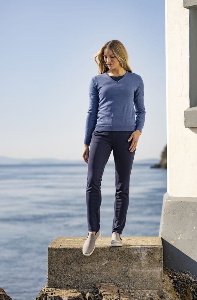 Everett V-Neck Ladies, På modell 2