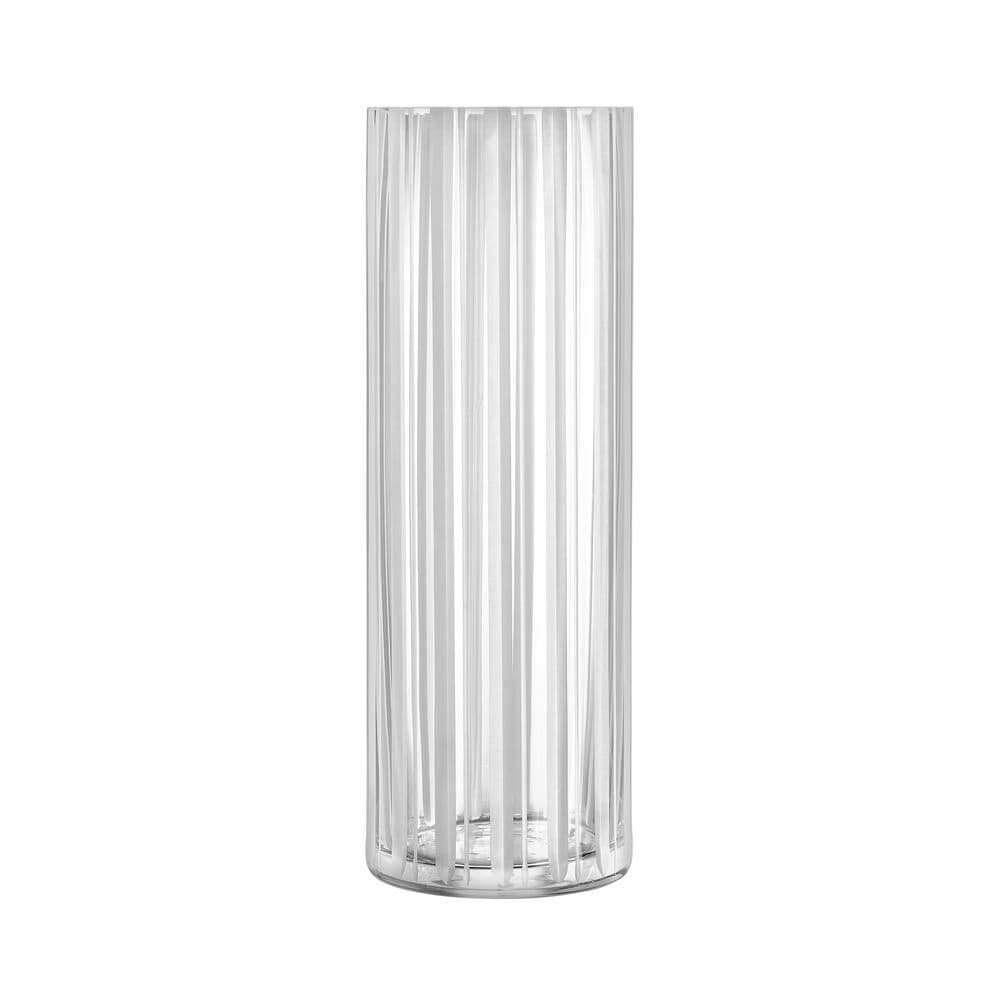 CUT IN NUMBERS Vase H 330 mm stripet, På modell 1