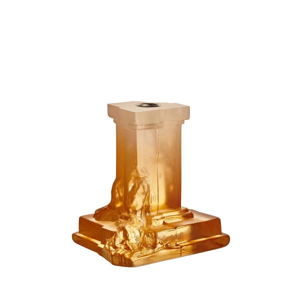 Rocky Baroque candlestick amber haze 150mm, På modell 1