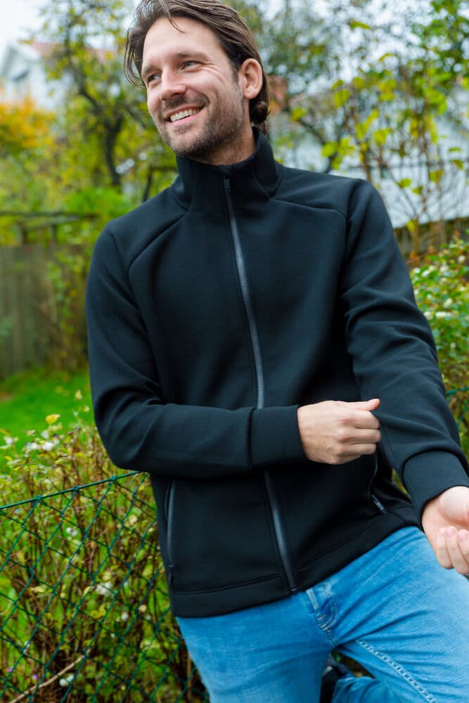Anzac FZ Collar, På modell 1