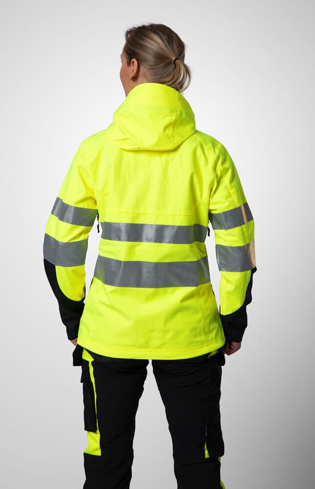 6424 Vinterjakke Dame EN ISO 20471 Kl 3/2, På modell 2