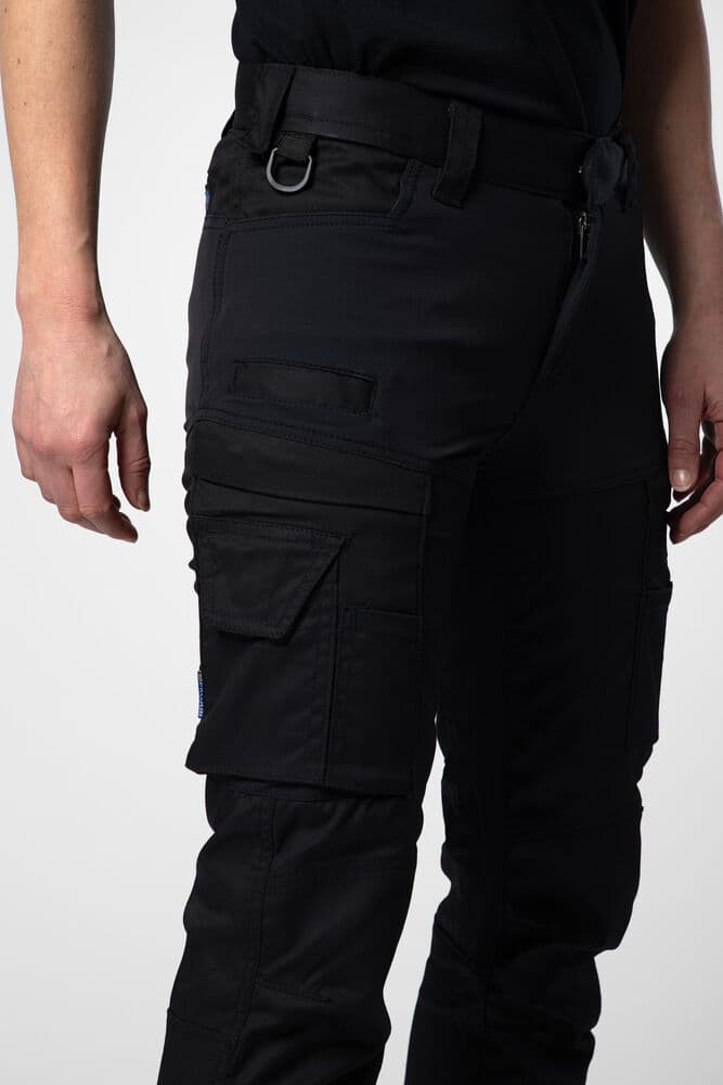 2553 Servicebukse Stretch Dame, På modell 3