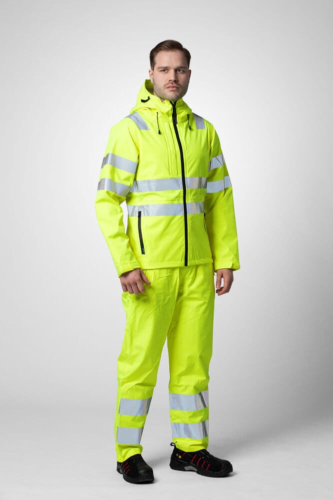 6450 Regnjakke EN ISO 20471 Kl 3/2, På modell 3