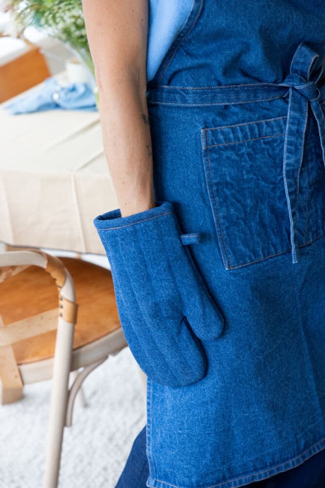 Aron denim forkle, På modell 1