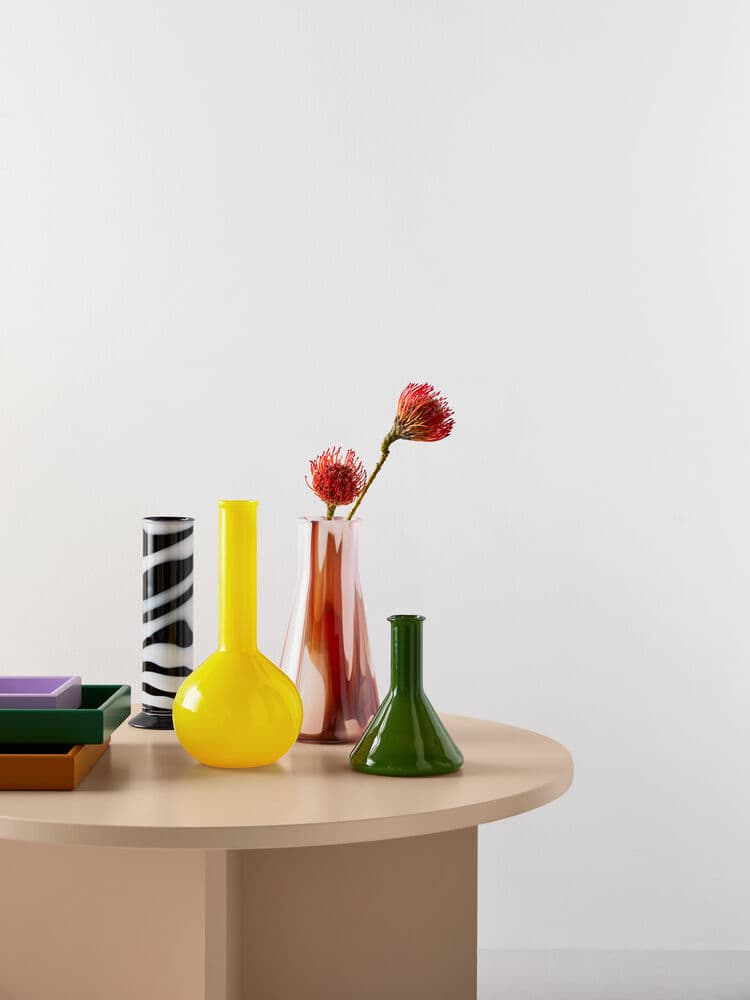 Lab måleglass vase grønn 185mm, På modell 4