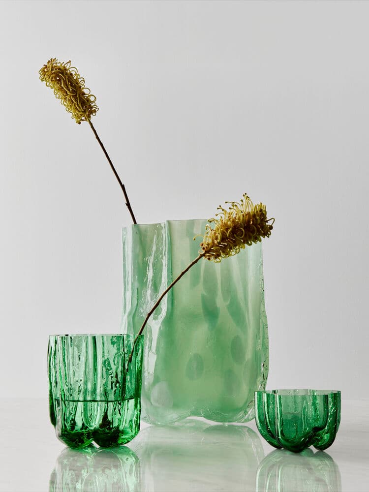 Crackle vase jadegrønn 270mm, På modell 4