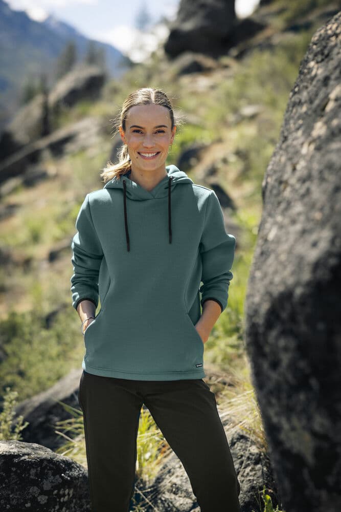 Pemberton Hood Women, På modell 3