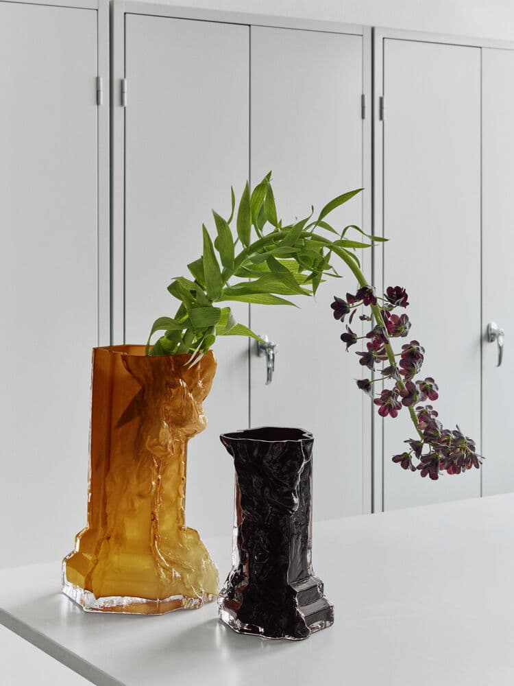 Rocky Baroque vase honey 350 mm, På modell 2