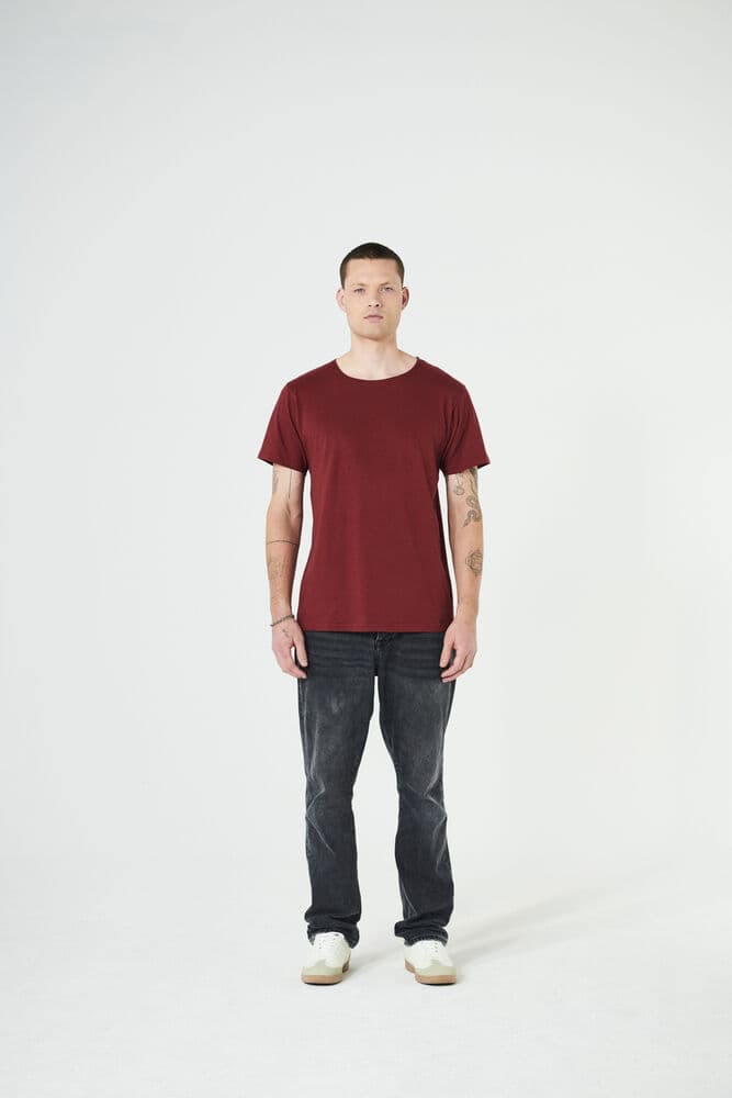 Basic-T Loose Fit, På modell 2
