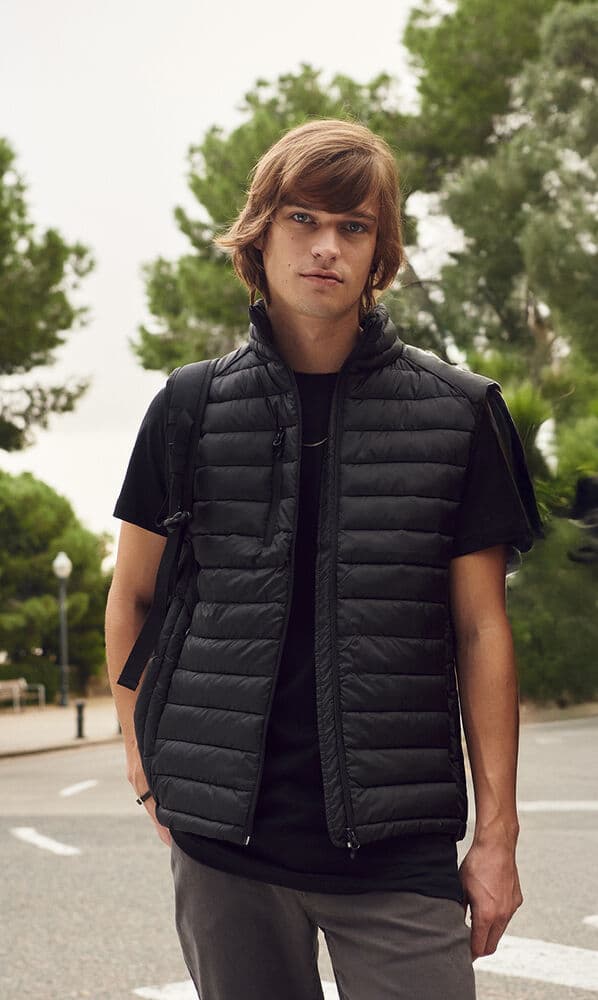 Hudson Vest, På modell 1