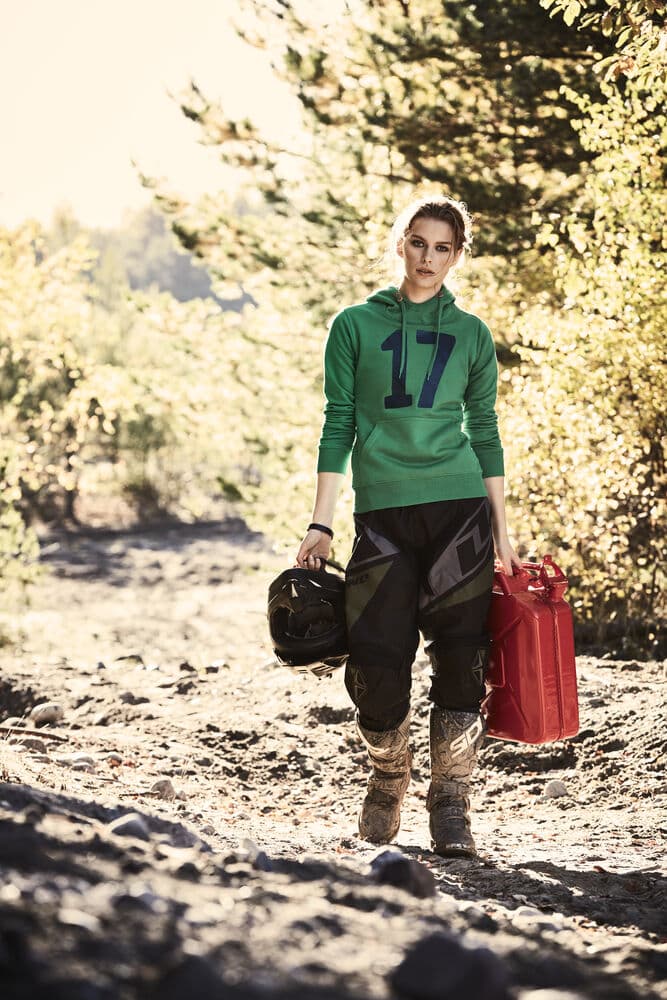 Fastpitch Lady, På modell 1
